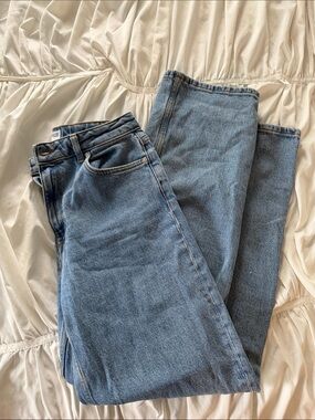 High-Rise Straight Leg Women’s Jeans in Medium Blue
